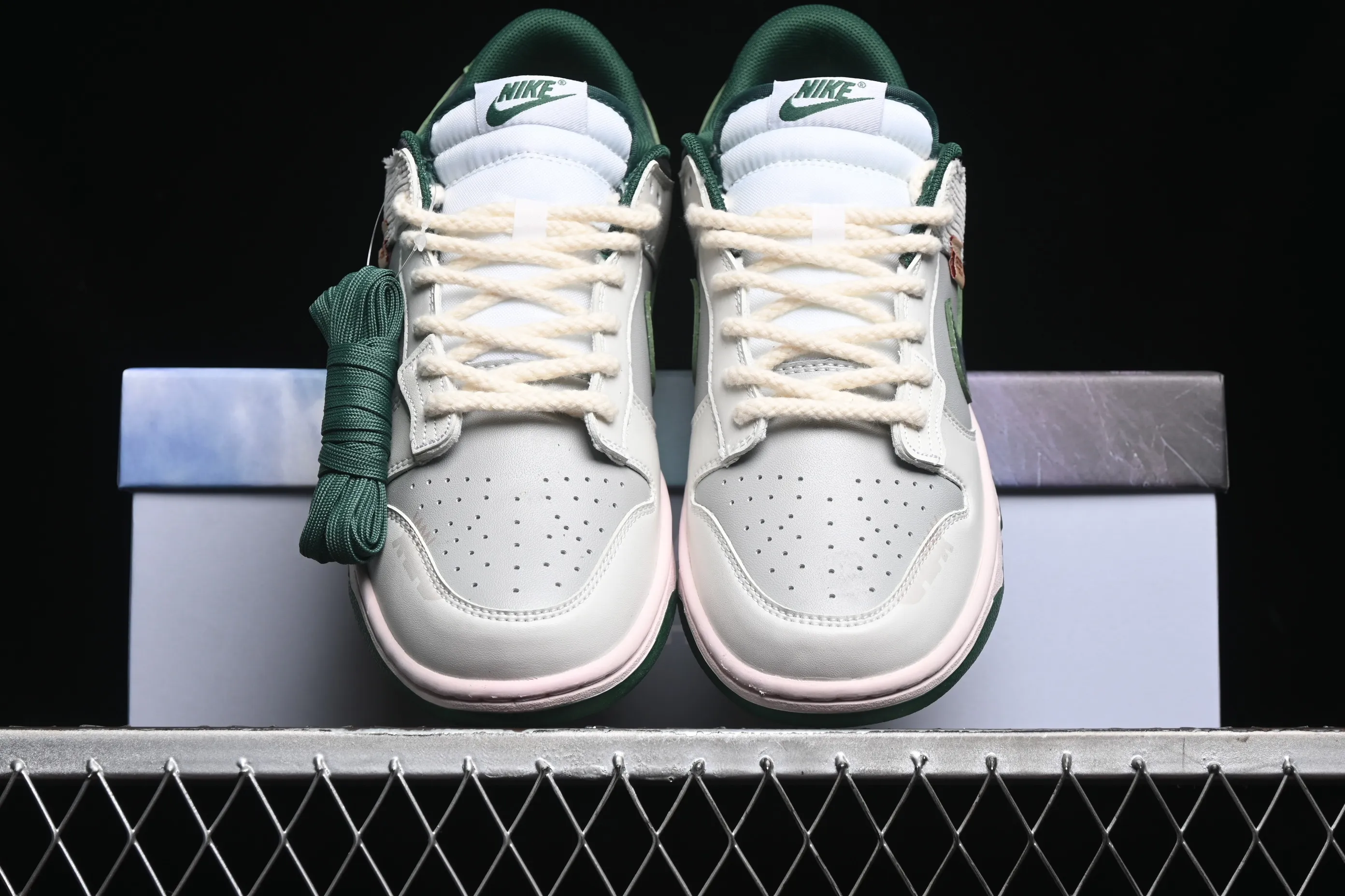 All Categories Nk SB Dunk Series Nk SB Dunk Low Low-top sneakers Nk Dunk Low Retro "Varsity Green" Panda Prank Skyline Speed ​​Chase Low-top casual sneakers DD1391-101